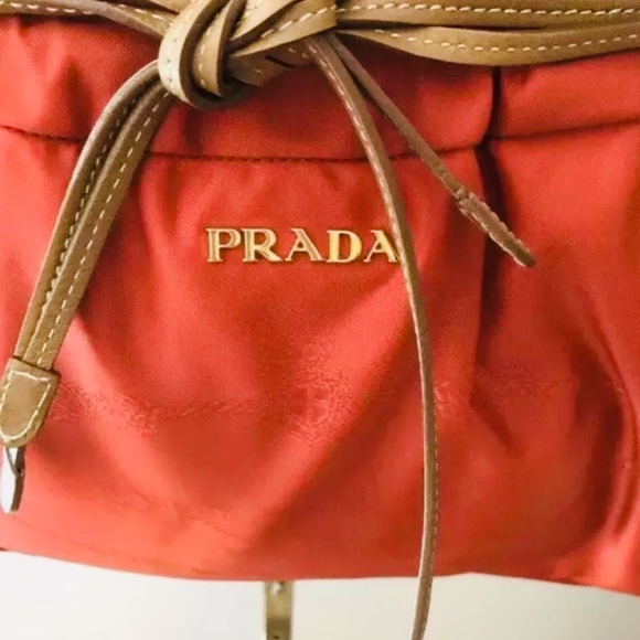 RED PRADA DRAWSTRING HOBO BAG - Picture 2 of 8